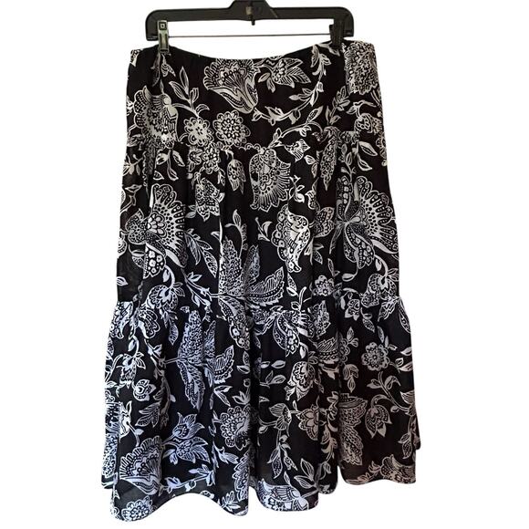 Lauren Ralph Lauren Dresses & Skirts - Lauren Ralph Lauren Women’s Black & White Tiered Floral Ruffle Skirt Size M